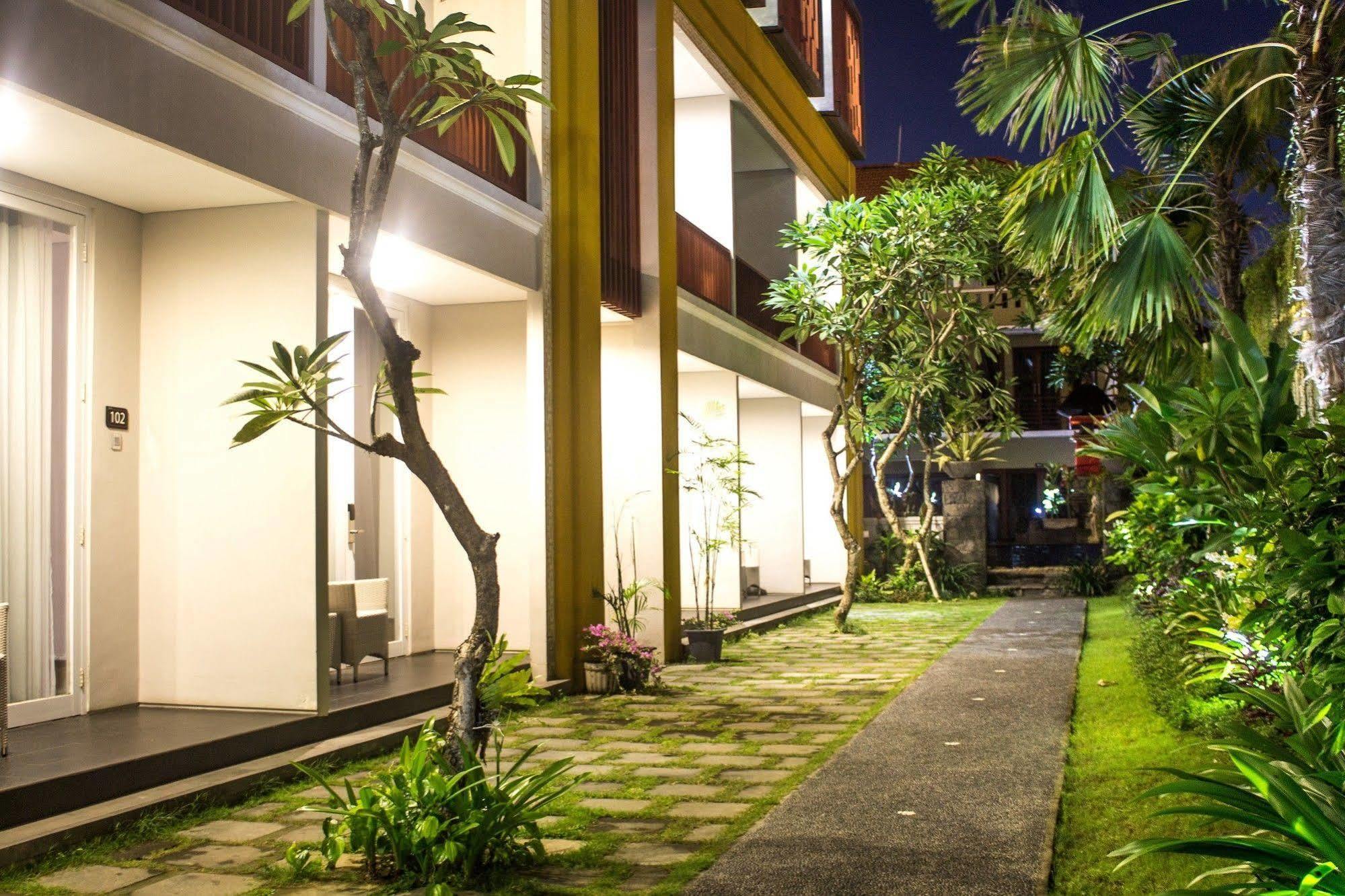 Transera Kamini Legian Hotel Eksteriør bilde